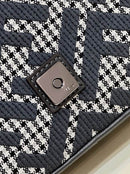 Bolsa Fendi FF Baguette Embroidered