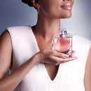 Perfume Feminino Eau de Parfum Fragrância Floral Gourmand Inebriante com Notas de Íris Nobre, Baunilha e Pralinê La Vie Est Belle Lancôme, Frasco com 50ml