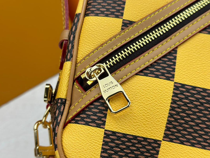 Lv Messenger Chess Yellow