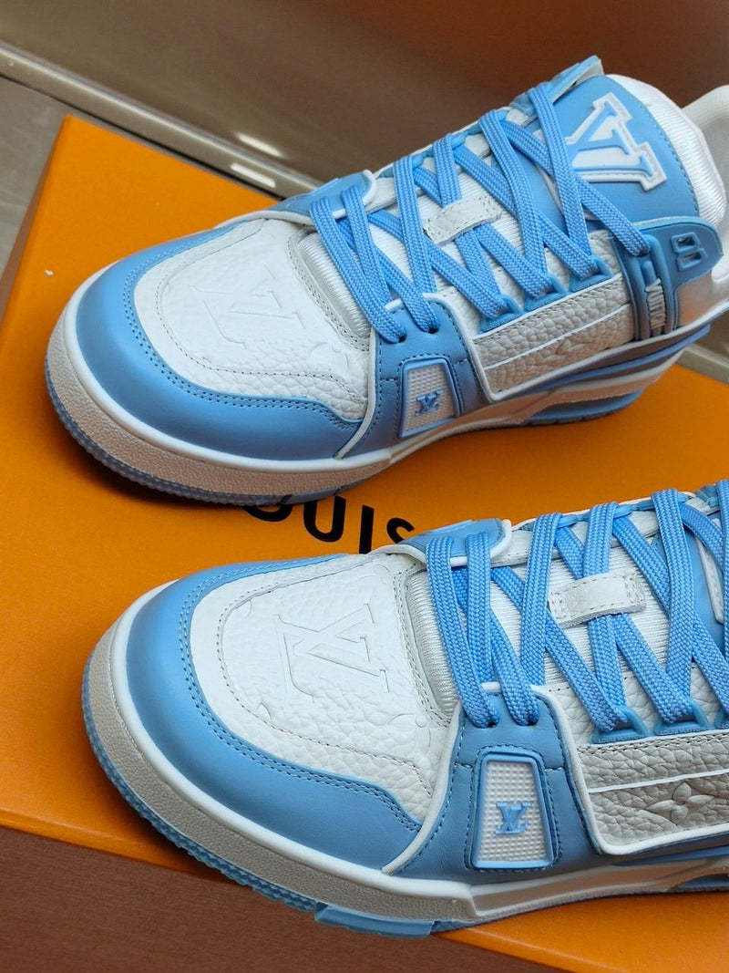 Trainer Light Blue