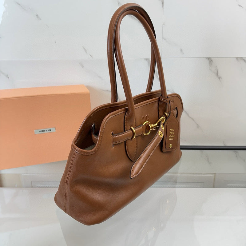 Bolsa Miu Miu Aventure Carvalho