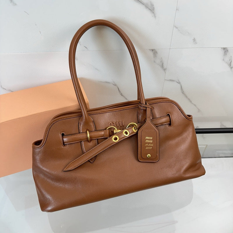 Bolsa Miu Miu Aventure Carvalho