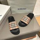 Chinelo Burberry Classic