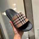 Chinelo Burberry Classic
