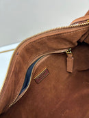 Bolsa Prada Explore em camurça