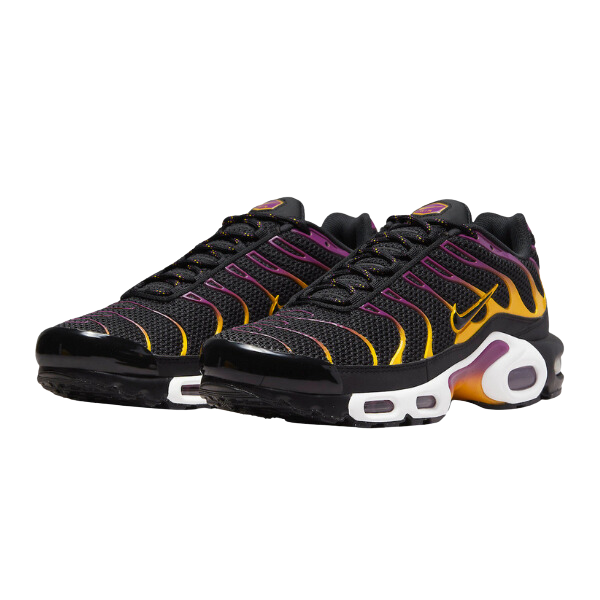 Tênis Nike Air Max Plus TN Black & University Gold