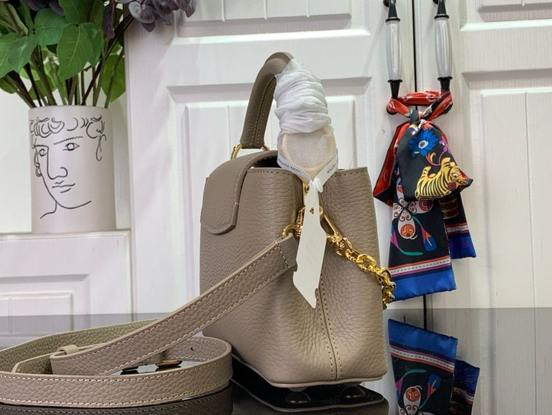 Bolsa LV Small Capucines