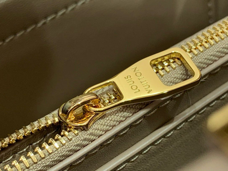 Bolsa LV Small Capucines