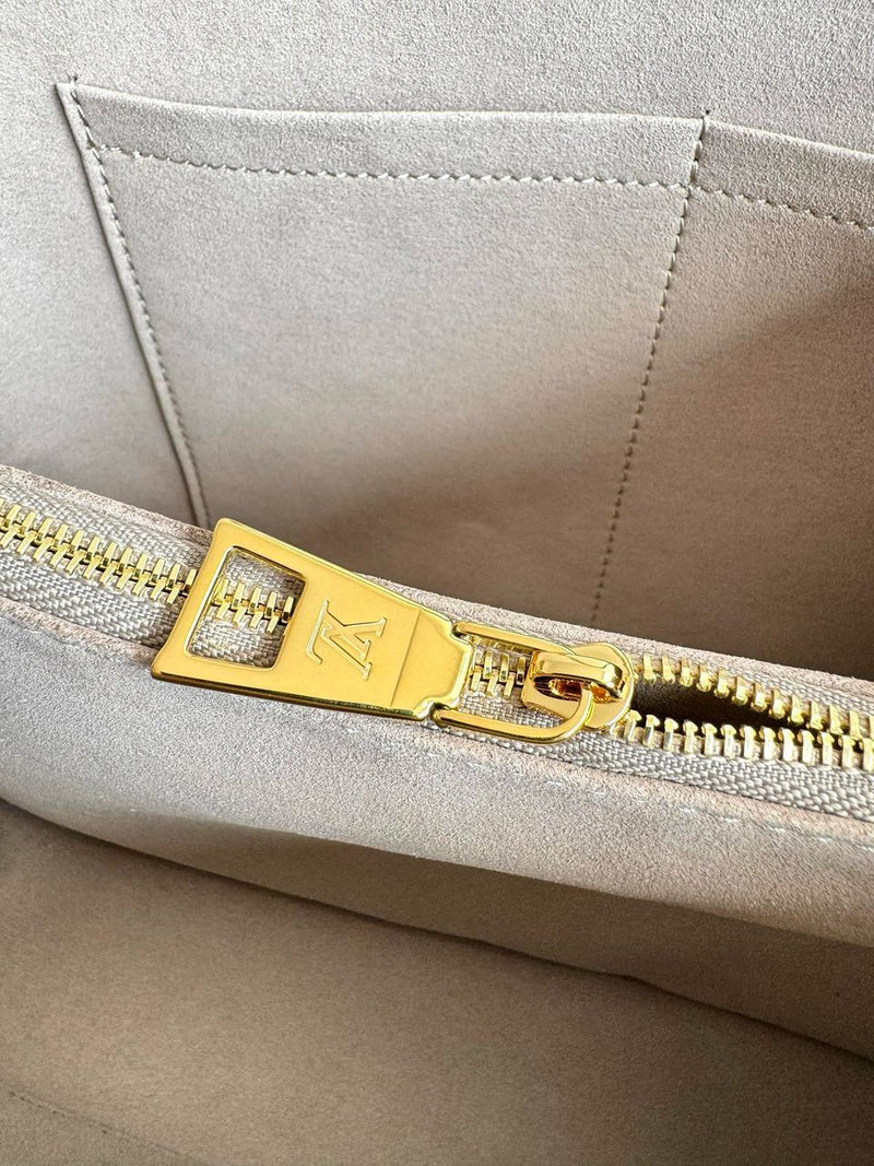 LV Babylone Tote Creme