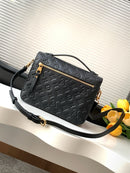 Lv Pochette Metis Black
