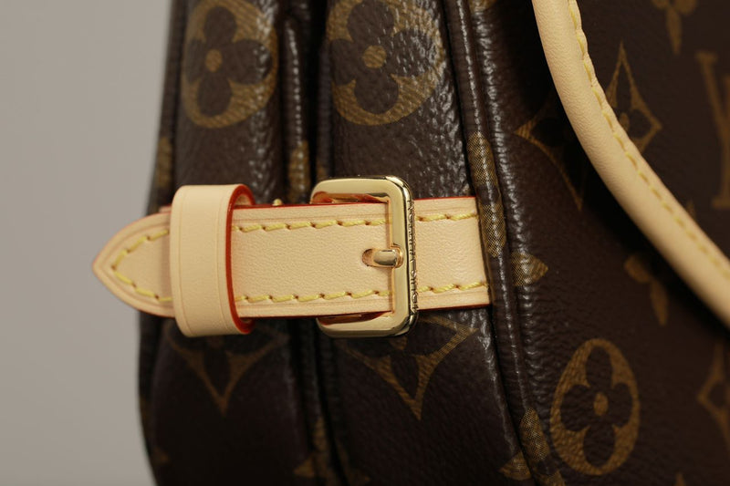 Bolsa Saumur BB Monogram Brown