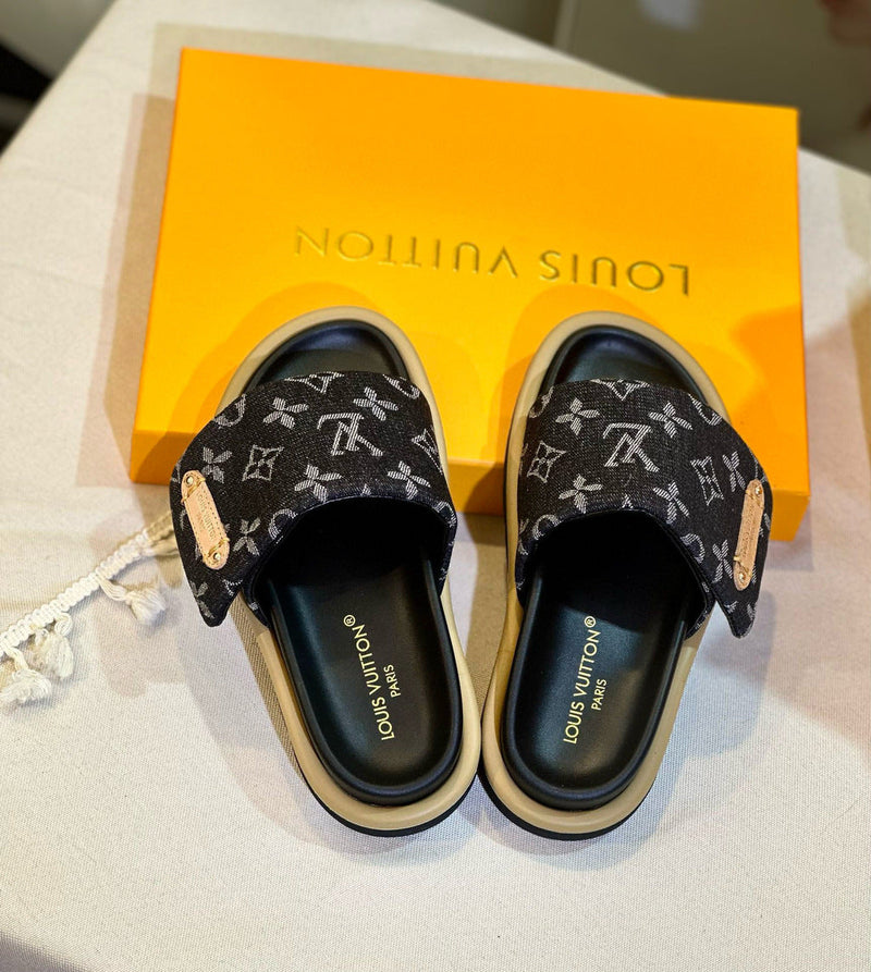 Chinelo Flatform Pool Pillow Black (Pronta entrega)