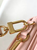 Pochette Métis East West Monogram Empreinte Pink Opale