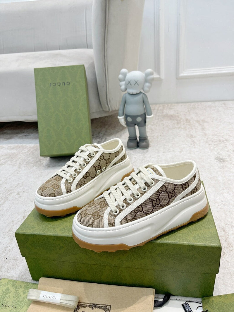 Gucci And Ebony GG Canvas Beige