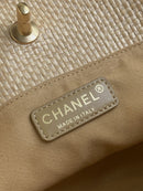 CHANEL Canvas com Efeito em Ráfia