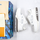 Run Away Sneakers Suede with Mesh White